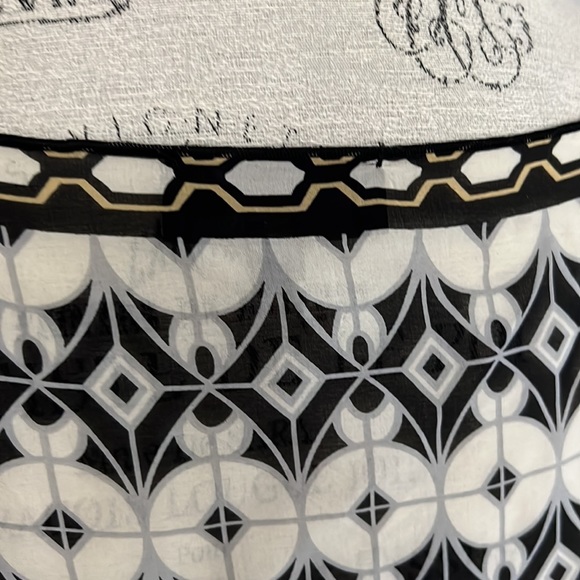 Hale Bob Black Gold Gray Off White Pattern Cold Shoulder Bejeweled V Neck SS Top - Picture 7 of 7